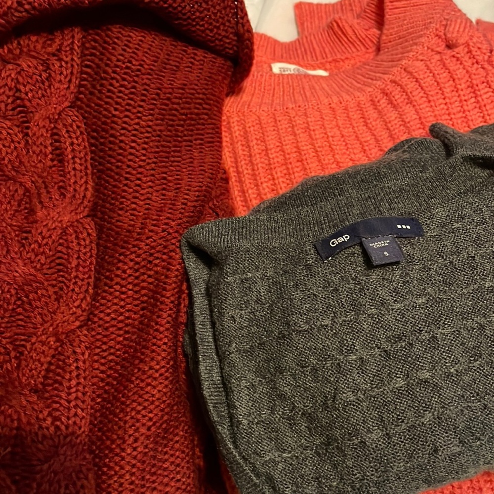 Bundle of 3 sweaters